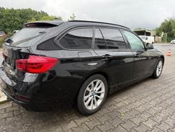 Schwarz Gebraucht 2019 BMW 318 Sport Line Kombi | 18.300 € (Superpreis)