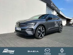 Grau Neu 2024 Renault Mégane Techno Limousine | 37.990 €