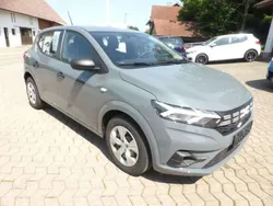 Städtisches grau Neu 2025 Dacia Sandero Essentiel Kleinwagen | 15.930 € (Guter Preis)