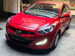 Rot Gebraucht 2012 Hyundai i30 Trend Limousine | 4.790 € (Guter Preis)