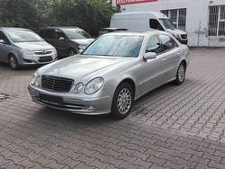 Silber Gebraucht 2005 Mercedes E240 Limousine | 5.950 € (Guter Preis)