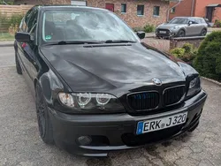 Schwarz Gebraucht 2003 BMW 320 M Sport Limousine | 9.990 €
