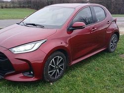 Rot Gebraucht 2021 Toyota Yaris Club Limousine | 13.660 € (Guter Preis)