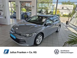 Mondsteingrau Gebraucht 2024 VW Golf VIII Life Limousine | 27.990 € (Fairer Preis)