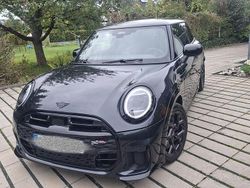 Grau Gebraucht 2024 Mini John Cooper Works Kleinwagen | 29.900 € (Fairer Preis)