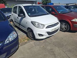 White crystal Gebraucht 2011 Hyundai i10 Classic Kleinwagen | 799 €