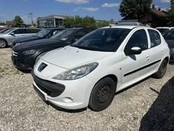 Weiß Gebraucht 2010 Peugeot 206+ Kleinwagen | 1.780 € (Guter Preis)