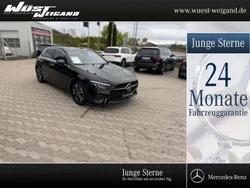 Kosmosschwarz Gebraucht 2024 Mercedes A200 Advanced Plus Limousine | 32.490 € (Fairer Preis)