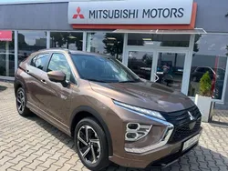 Bronzebraun metallic (metallic) Gebraucht 2022 Mitsubishi Eclipse Cross Plus SUV | 27.790 € (Fairer Preis)