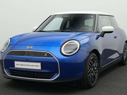 Blau Gebraucht 2024 Mini Cooper SE Favoured Kleinwagen | 33.633 € (Etwas zu teuer)