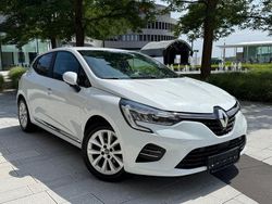 Weiß Gebraucht 2020 Renault Clio V Limousine | 11.850 € (Fairer Preis)