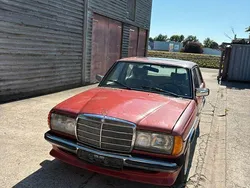 Rot Gebraucht 1977 Mercedes 250 Limousine | 1.500 €