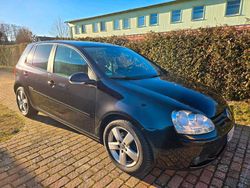 Schwarz Gebraucht 2008 VW Golf V Kleinwagen | 3.500 € (Etwas zu teuer)