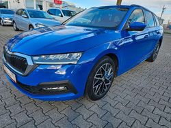 Blau Gebraucht 2022 Skoda Octavia Clever Limousine | 21.650 € (Guter Preis)