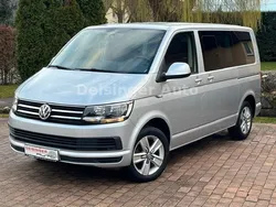 Silber Gebraucht 2017 VW Caravelle Comfortline Van / Kleinbus | 31.200 €