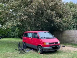 Rot Gebraucht 1995 VW T4 Van | 10.000 €