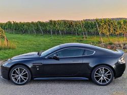 Grau Gebraucht 2014 Aston Martin V8 Vantage Coupé | 62.900 € (Superpreis)