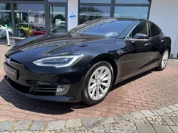 Schwarz (metallic) Gebraucht 2016 Tesla Model S Limousine | 26.450 € (Superpreis)