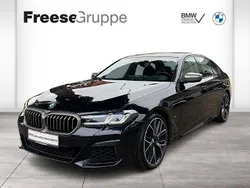 Schwarz Gebraucht 2022 BMW M550 Shadowline Limousine | 54.990 € (Etwas zu teuer)