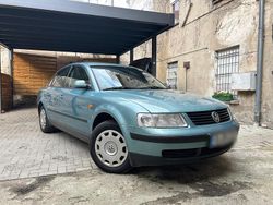 Blau Gebraucht 1997 VW Passat Limousine | 1.690 € (Fairer Preis)