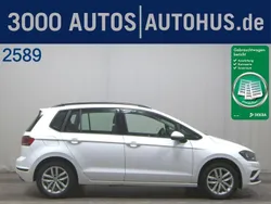 Weiß Gebraucht 2020 VW Golf Sportsvan Comfortline Van / Kleinbus | 11.980 € (Fairer Preis)