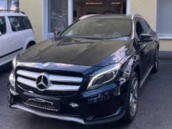Schwarz Gebraucht 2015 Mercedes GLA200 StreetStyle SUV | 13.950 € (Fairer Preis)