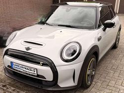 Silber Gebraucht 2022 Mini Cooper SE Classic Kleinwagen | 17.500 € (Fairer Preis)
