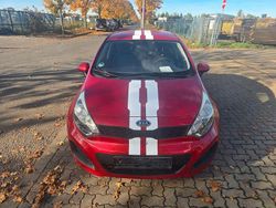 Rot Gebraucht 2012 Kia Rio Attract Limousine | 2.700 € (Guter Preis)