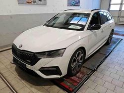 Weiß Gebraucht 2022 Skoda Octavia RS Kombi | 20.290 € (Fairer Preis)