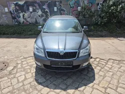Grau Gebraucht 2010 Skoda Octavia Ambiente Kombi | 2.400 € (Guter Preis)