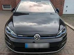 Schwarz Gebraucht 2018 VW e-Golf Kleinwagen | 14.500 € (Etwas zu teuer)