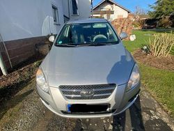 Silber Gebraucht 2008 Kia Ceed Kleinwagen | 4.500 €