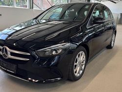 Schwarz Gebraucht 2021 Mercedes B200 Van / Kleinbus | 24.990 € (Fairer Preis)