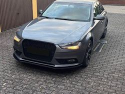 Grau Gebraucht 2012 Audi A4 Ambition Limousine | 10.499 € (Etwas zu teuer)