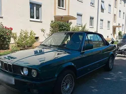 Grün Gebraucht 1992 BMW 318 Cabriolet Cabrio | 11.500 €