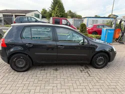 Schwarz Gebraucht 2005 VW Golf V Limousine | 800 € (Superpreis)