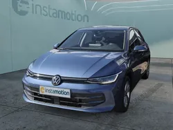 Blau Gebraucht 2024 VW Golf VIII Life Limousine | 22.430 € (Guter Preis)