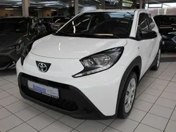 Schneeweiß Neu 2025 Toyota Aygo Business Edition Kleinwagen | 18.490 €