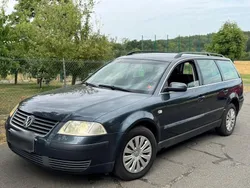 Blau Gebraucht 2002 VW Passat Kombi | 950 € (Etwas zu teuer)