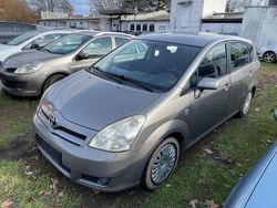 Beige mica metallic Gebraucht 2005 Toyota Corolla Verso Van / Kleinbus | 1.900 € (Etwas zu teuer)