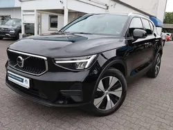 Black solid (stone) Gebraucht 2023 Volvo XC40 Core SUV | 28.980 € (Fairer Preis)
