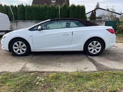 Weiß Gebraucht 2015 Opel Cascada Edition Cabrio | 7.990 € (Fairer Preis)