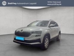 Moon white metallic Gebraucht 2023 Skoda Karoq Selection SUV | 28.890 € (Guter Preis)
