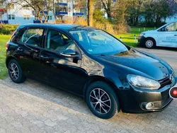 Schwarz Gebraucht 2009 VW Golf VI Limousine | 5.600 € (Etwas zu teuer)
