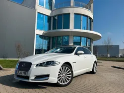 Weiß Gebraucht 2015 Jaguar XF Limousine | 10.000 € (Etwas zu teuer)