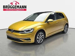 Gelb Gebraucht 2017 VW Golf VII Sound Limousine | 15.490 € (Fairer Preis)
