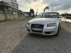 Grau Gebraucht 2005 Audi A3 Sportback Kombi | 2.150 € (Superpreis)