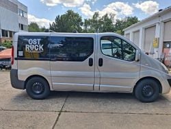Grau Gebraucht 2008 Renault Trafic Van | 9.400 € (Fairer Preis)