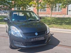 Schwarz Gebraucht 2011 Suzuki Swift Club Kleinwagen | 3.990 € (Fairer Preis)