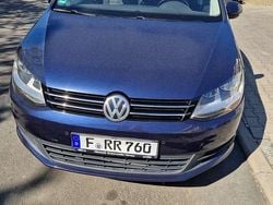 Blau Gebraucht 2017 VW Sharan Van / Kleinbus | 13.900 € (Etwas zu teuer)